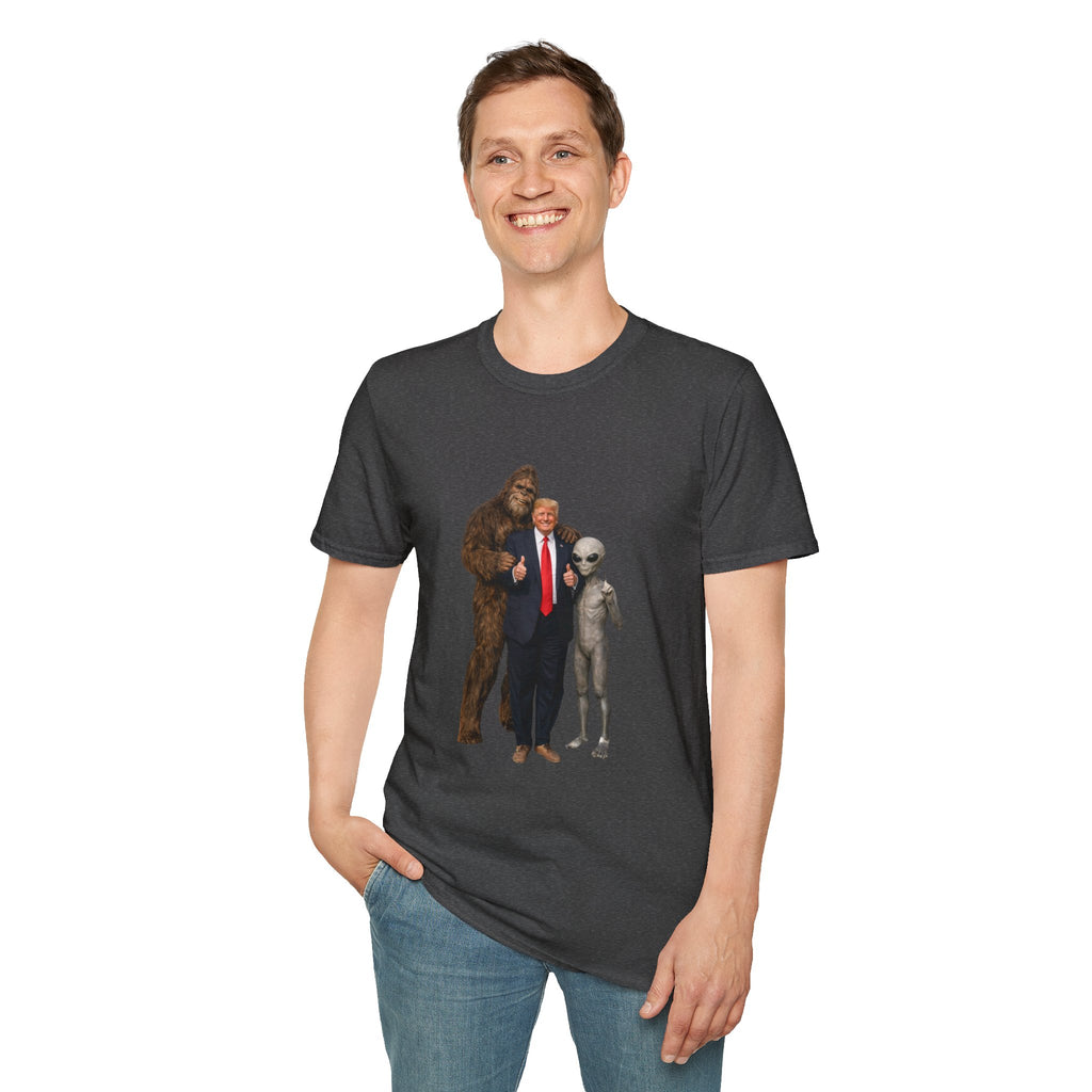 Funny Trump Bigfoot Alien UFO Weird Alien T-Shirt Unisex Softstyle T-Shirt Yeti