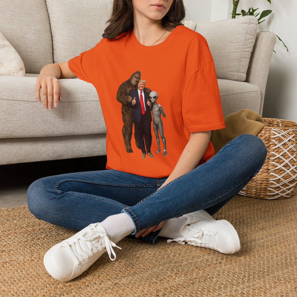 Funny Trump Bigfoot Alien UFO Weird Alien T-Shirt Unisex Softstyle T-Shirt Yeti
