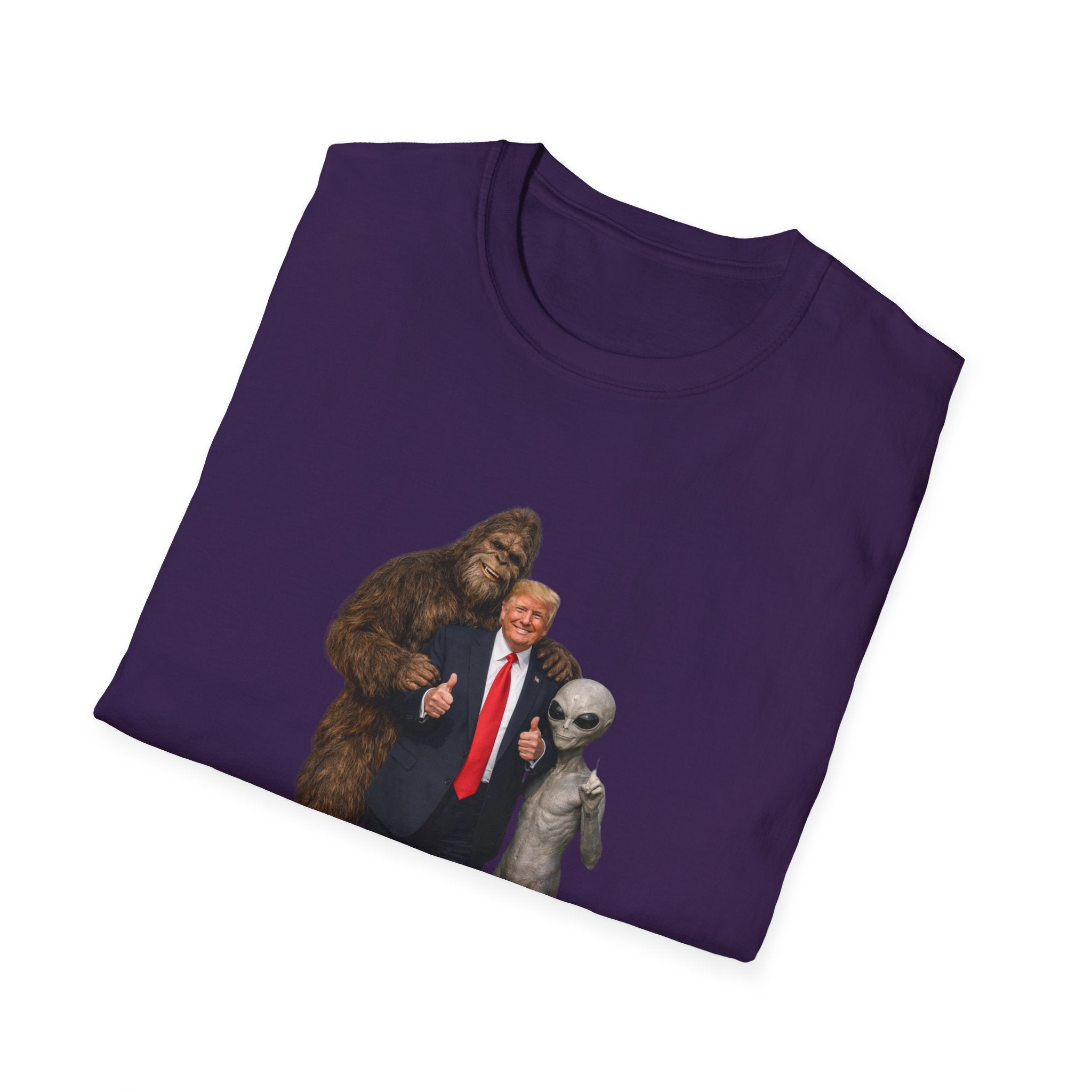 Funny Trump Bigfoot Alien UFO Weird Alien T-Shirt Unisex Softstyle T-Shirt Yeti