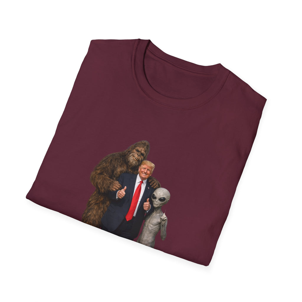 Funny Trump Bigfoot Alien UFO Weird Alien T-Shirt Unisex Softstyle T-Shirt Yeti