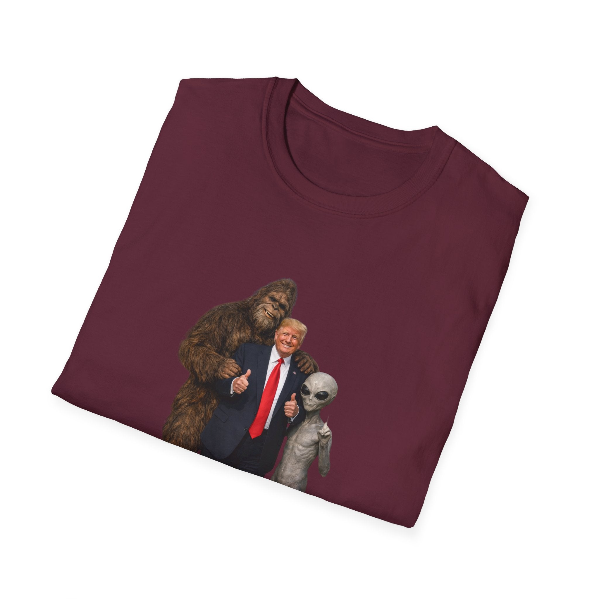 Funny Trump Bigfoot Alien UFO Weird Alien T-Shirt Unisex Softstyle T-Shirt Yeti