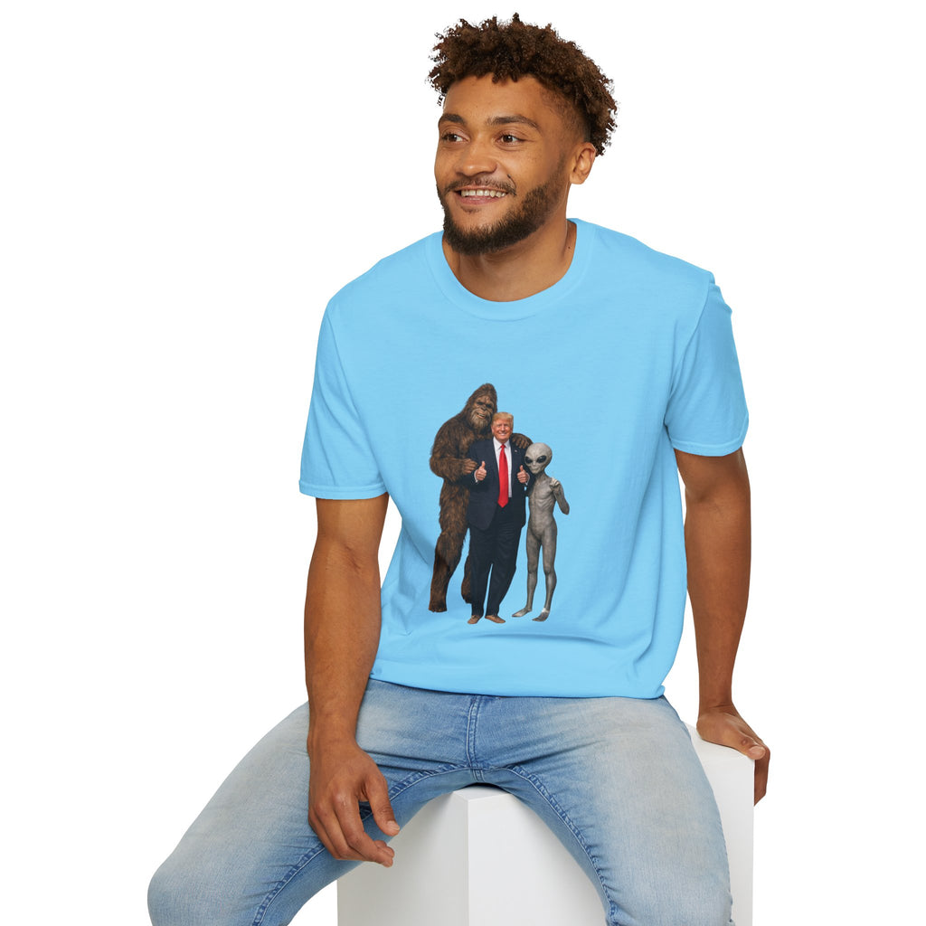 Funny Trump Bigfoot Alien UFO Weird Alien T-Shirt Unisex Softstyle T-Shirt Yeti