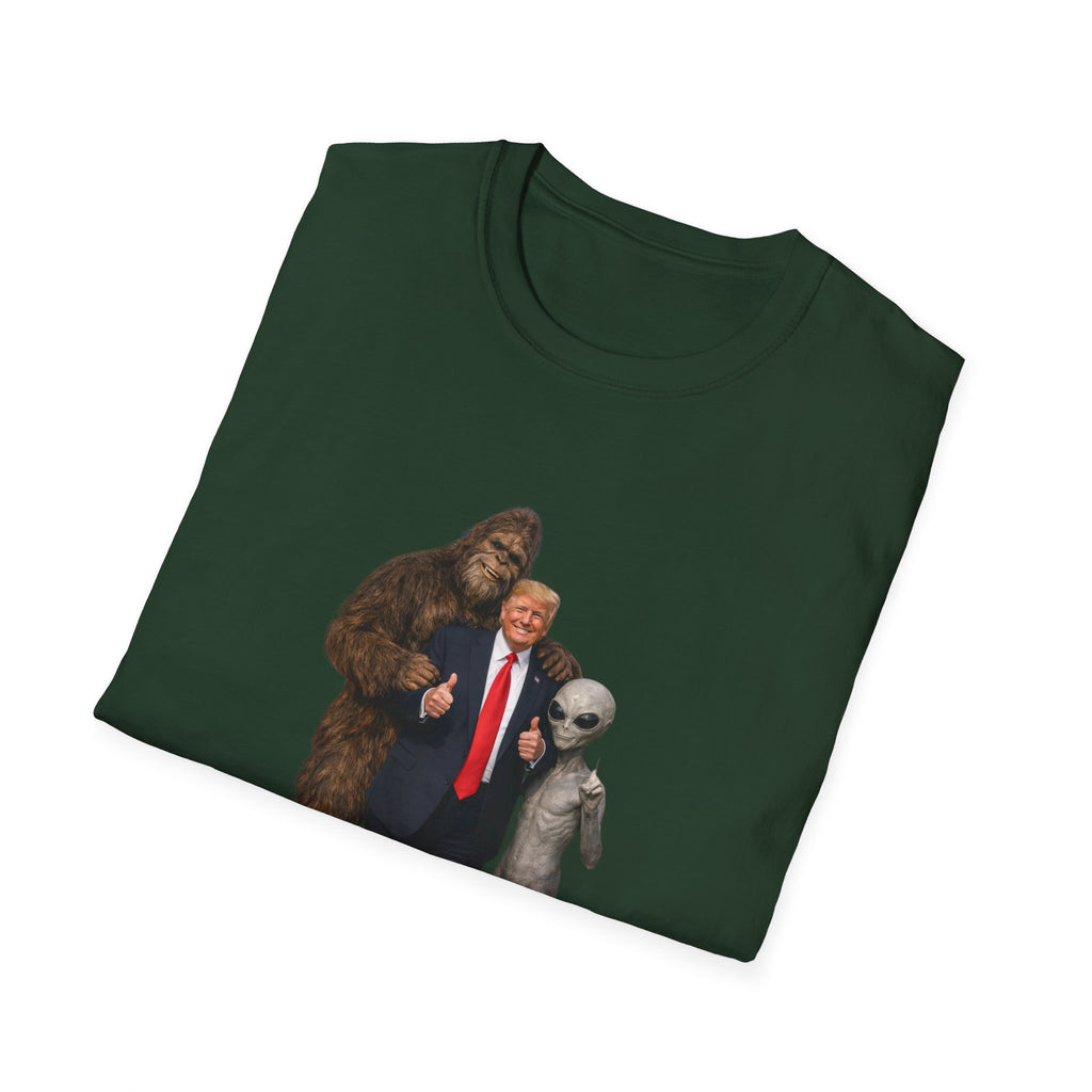 Funny Trump Bigfoot Alien UFO Weird Alien T-Shirt Unisex Softstyle T-Shirt Yeti
