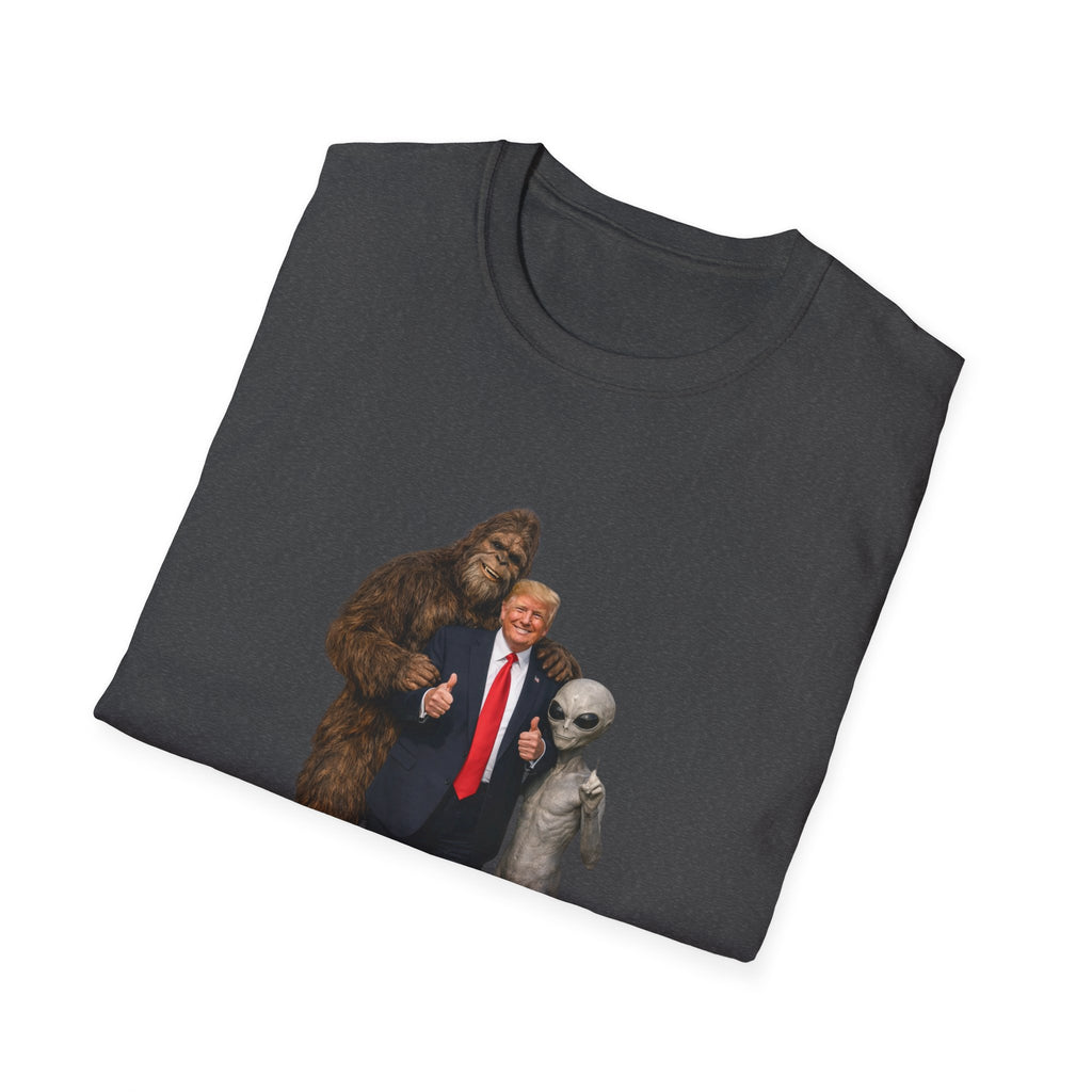Funny Trump Bigfoot Alien UFO Weird Alien T-Shirt Unisex Softstyle T-Shirt Yeti