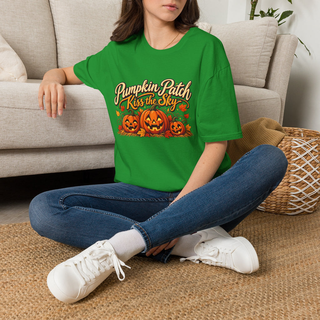 Pumpkin Patch Kiss the Sky Shirt | Cute Fall Jack-O'-Lantern Graphic Tee | Womens Halloween T-Shirt