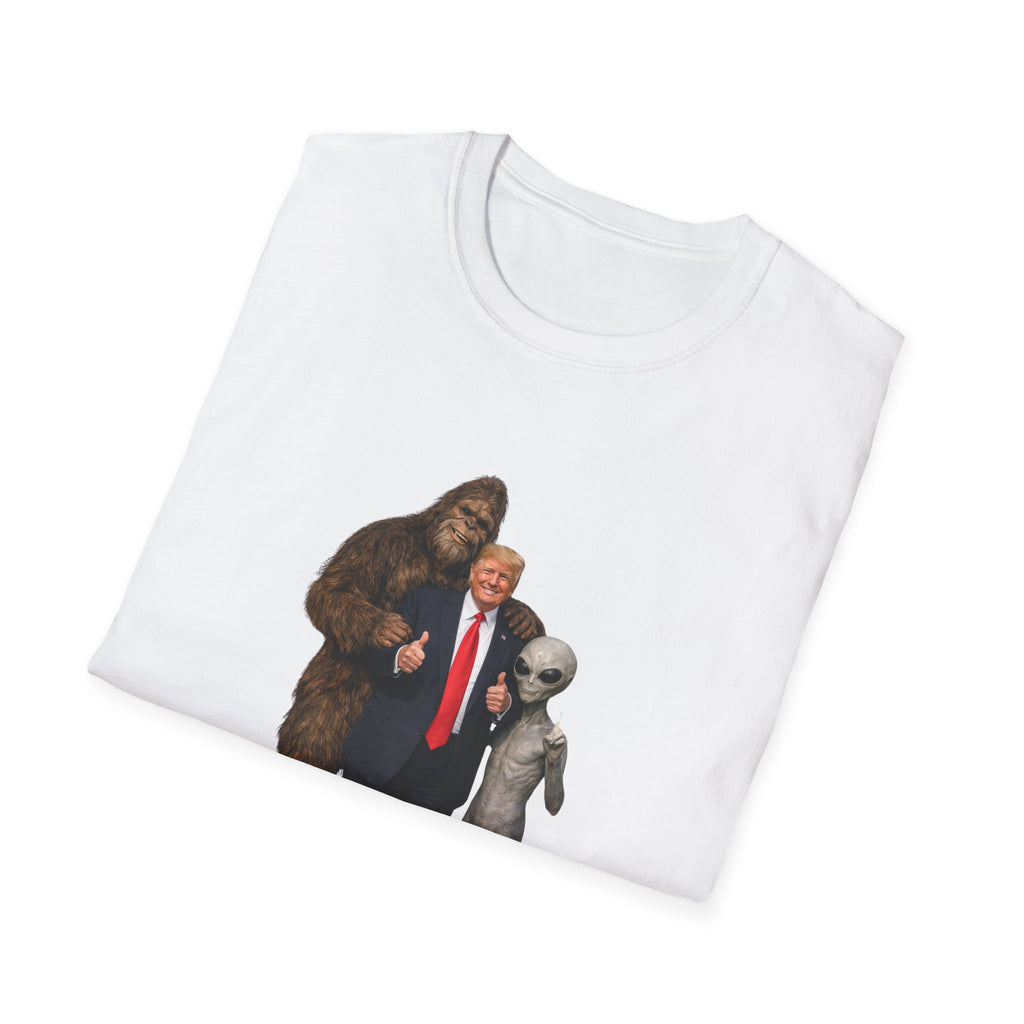 Funny Trump Bigfoot Alien UFO Weird Alien T-Shirt Unisex Softstyle T-Shirt Yeti