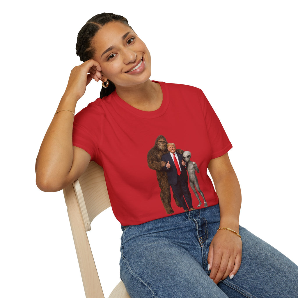 Funny Trump Bigfoot Alien UFO Weird Alien T-Shirt Unisex Softstyle T-Shirt Yeti