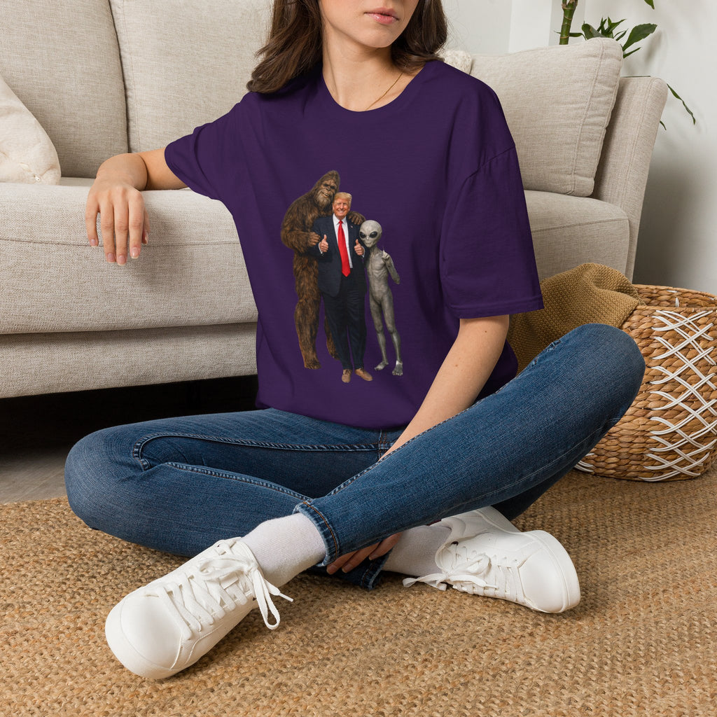 Funny Trump Bigfoot Alien UFO Weird Alien T-Shirt Unisex Softstyle T-Shirt Yeti