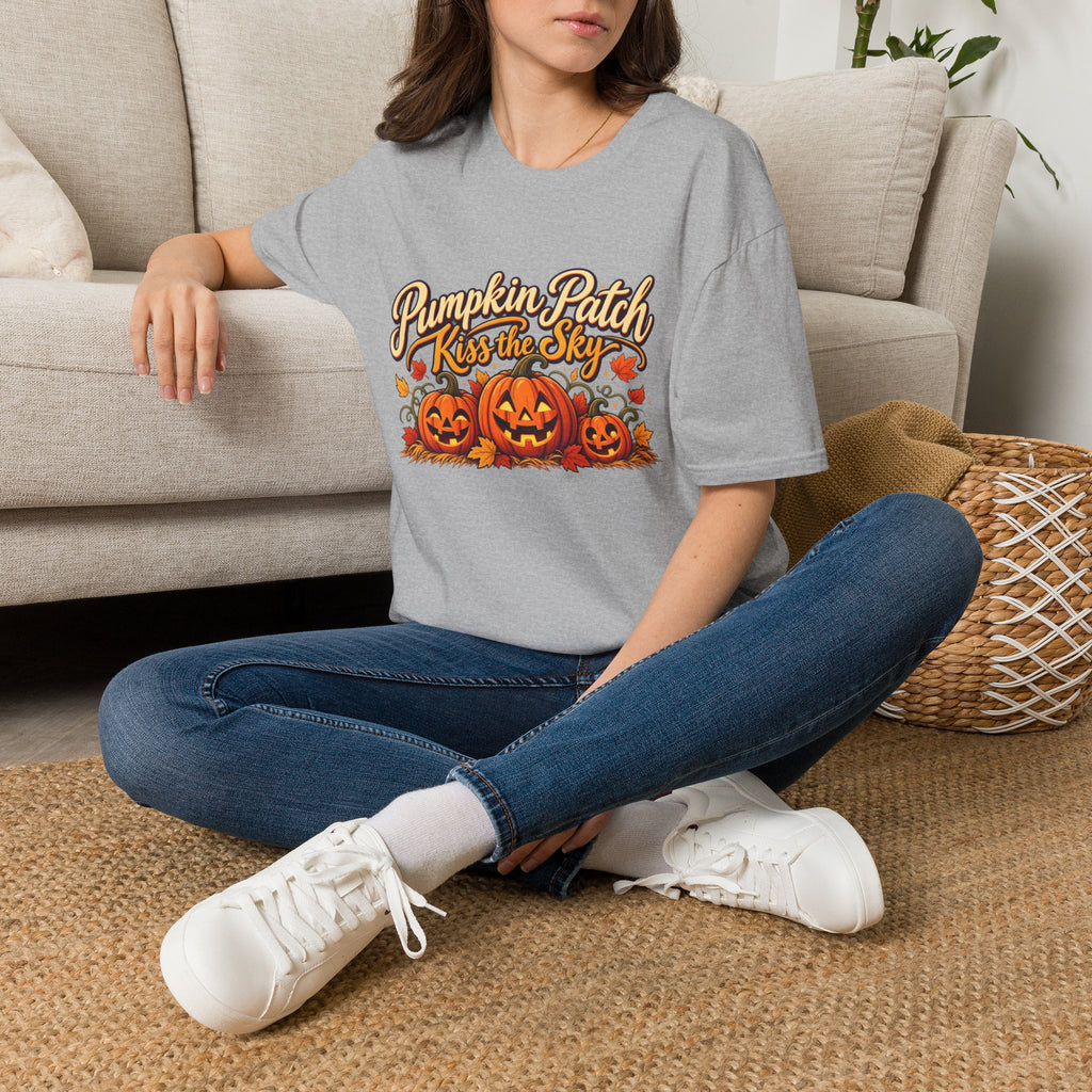 Pumpkin Patch Kiss the Sky Shirt | Cute Fall Jack-O'-Lantern Graphic Tee | Womens Halloween T-Shirt