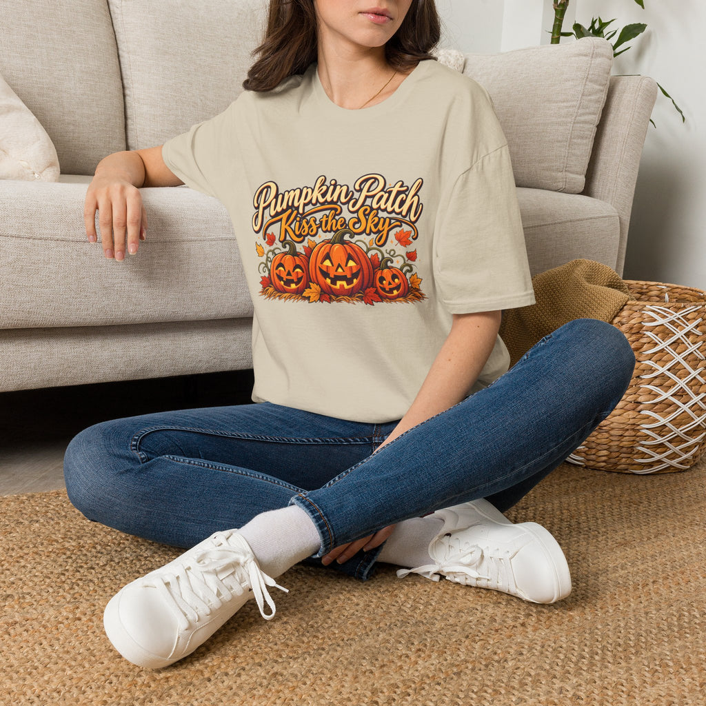 Pumpkin Patch Kiss the Sky Shirt | Cute Fall Jack-O'-Lantern Graphic Tee | Womens Halloween T-Shirt