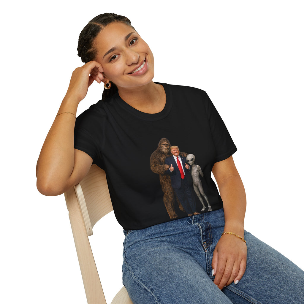 Funny Trump Bigfoot Alien UFO Weird Alien T-Shirt Unisex Softstyle T-Shirt Yeti
