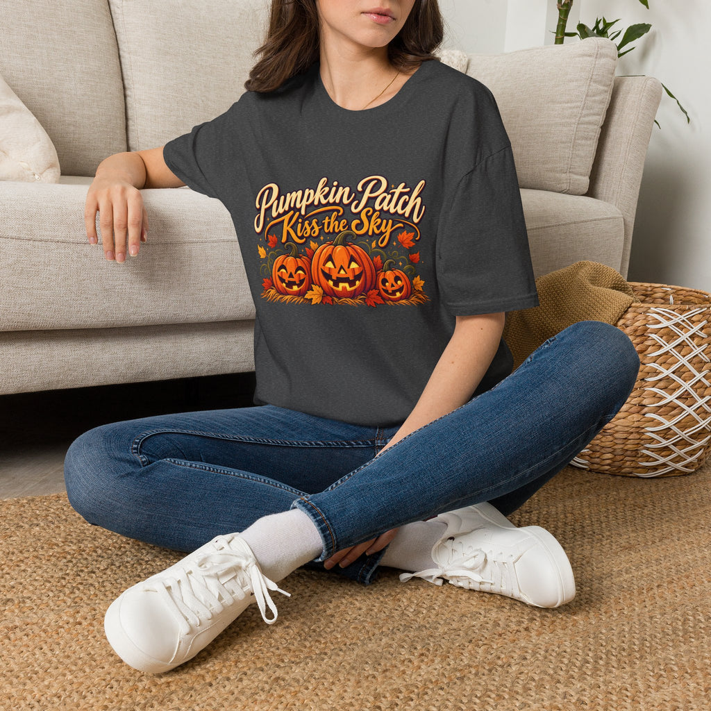 Pumpkin Patch Kiss the Sky Shirt | Cute Fall Jack-O'-Lantern Graphic Tee | Womens Halloween T-Shirt