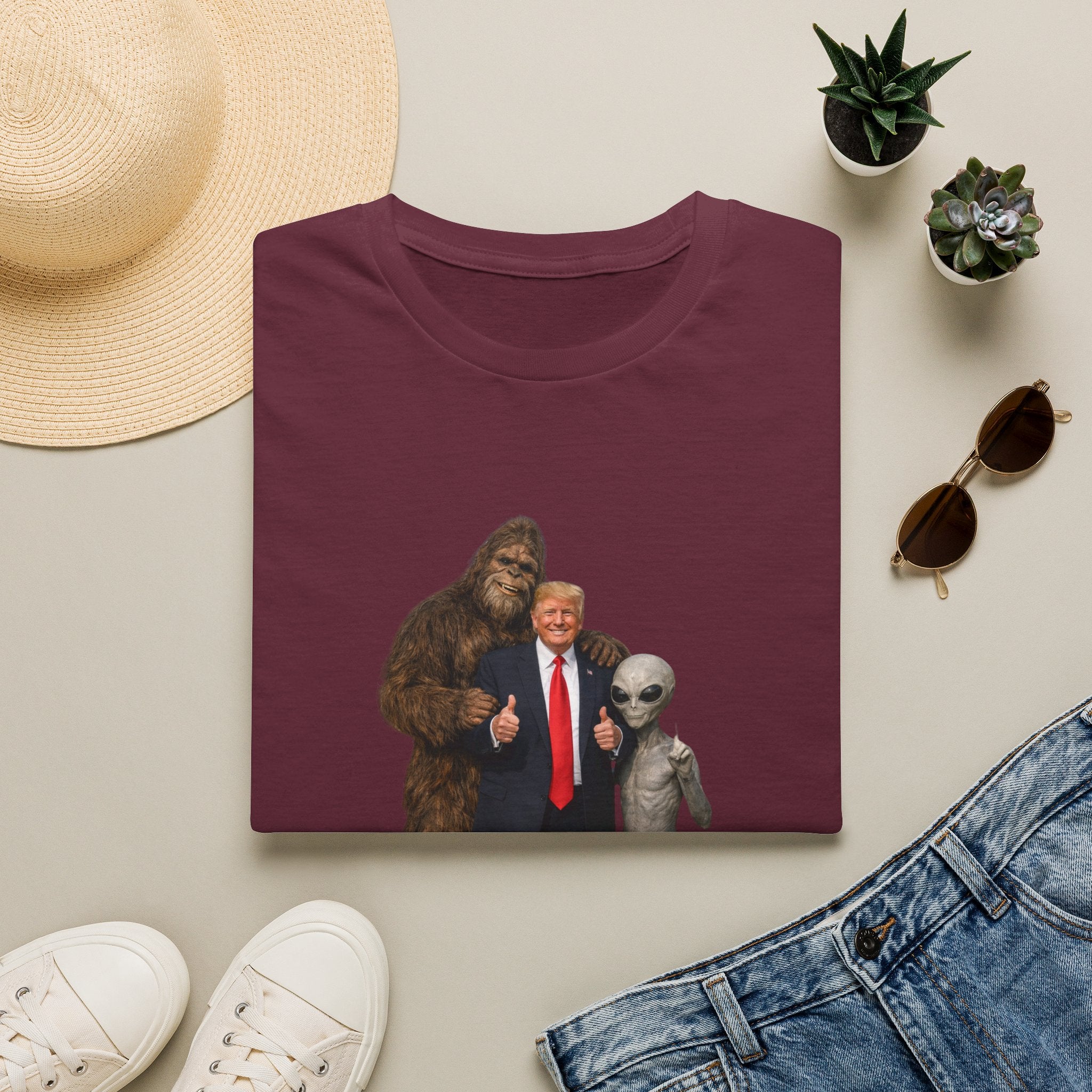 Funny Trump Bigfoot Alien UFO Weird Alien T-Shirt Unisex Softstyle T-Shirt Yeti
