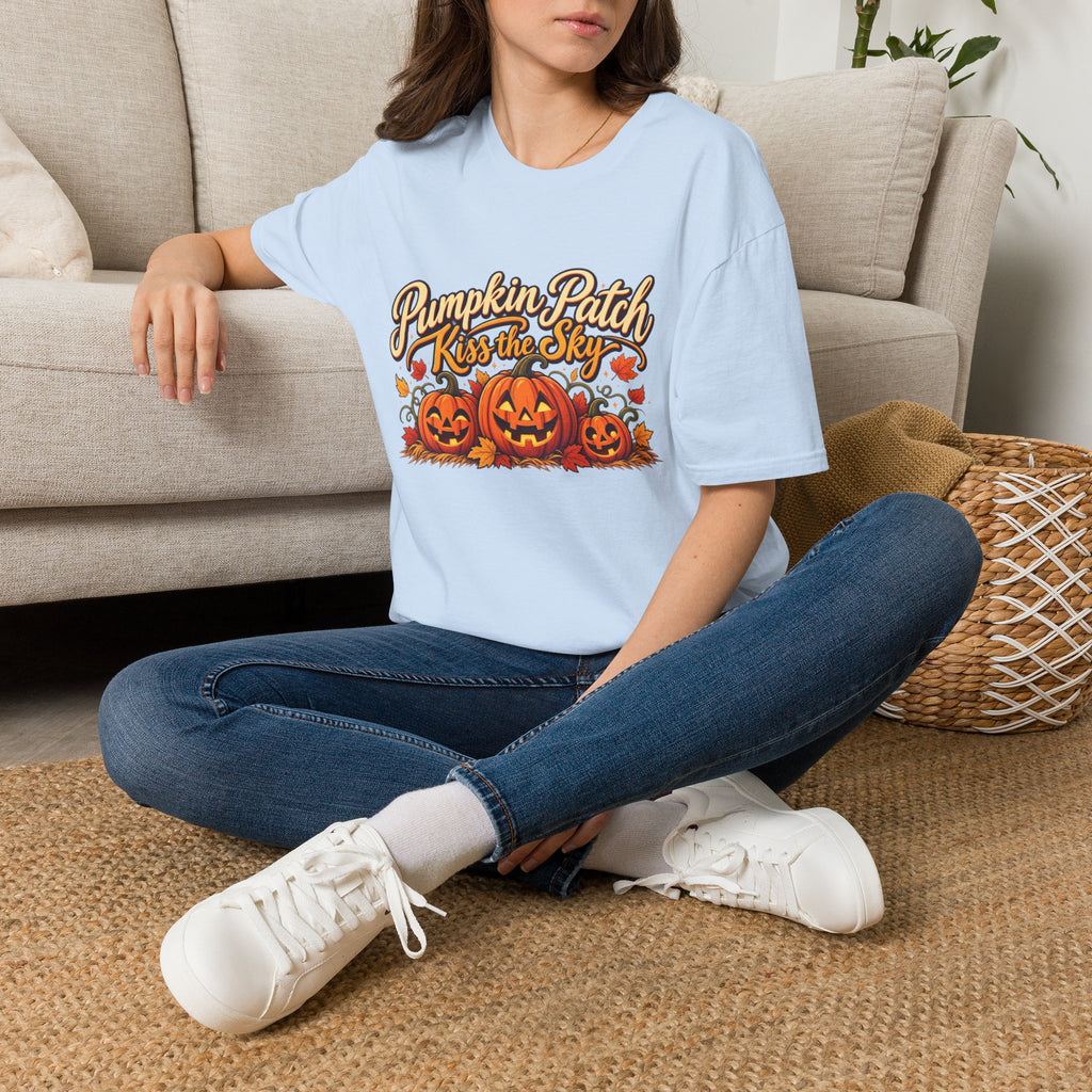 Pumpkin Patch Kiss the Sky Shirt | Cute Fall Jack-O'-Lantern Graphic Tee | Womens Halloween T-Shirt