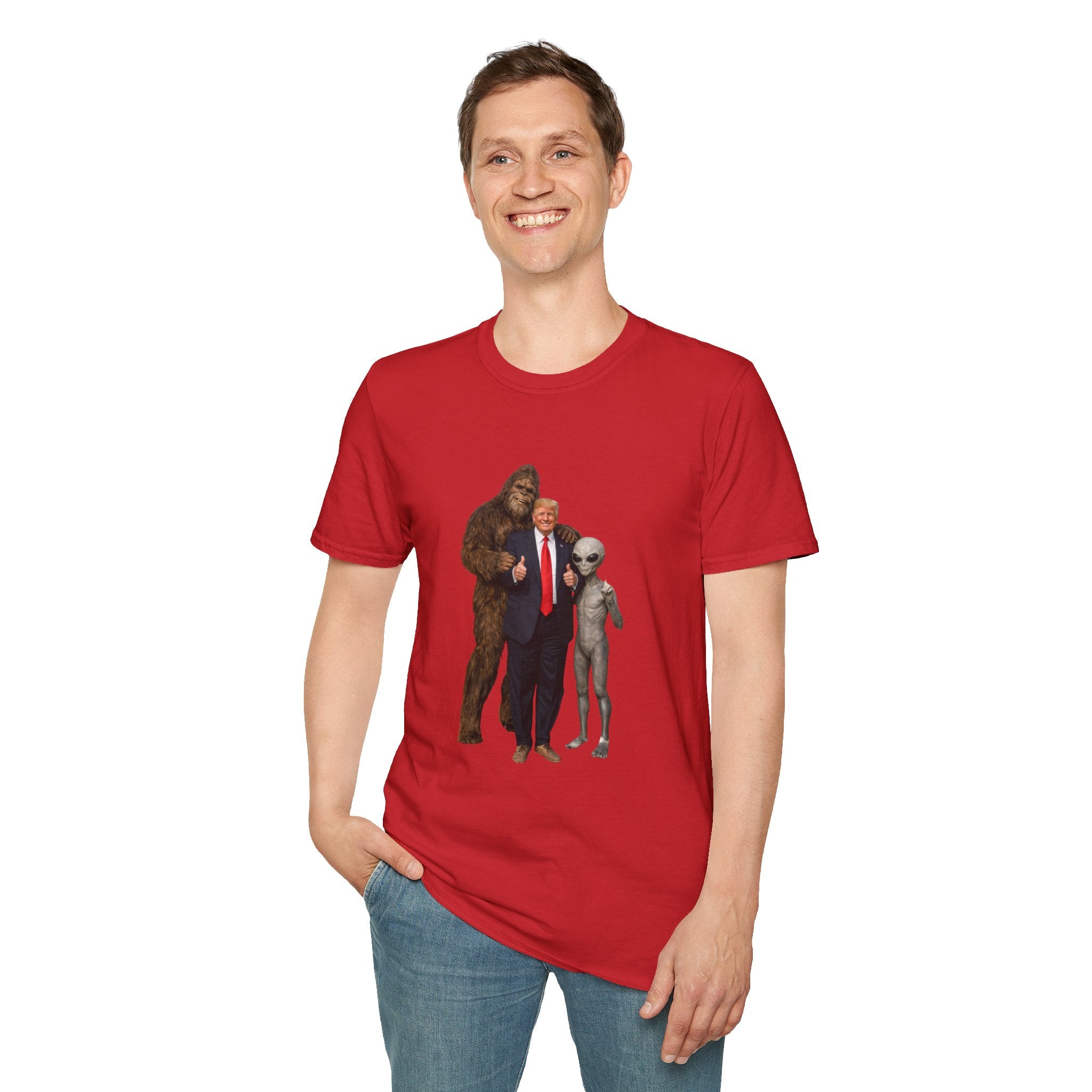 Funny Trump Bigfoot Alien UFO Weird Alien T-Shirt Unisex Softstyle T-Shirt Yeti