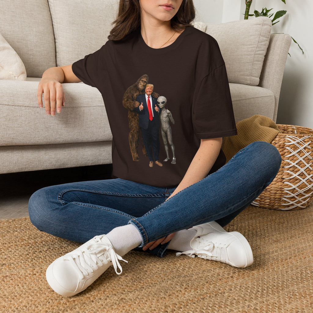 Funny Trump Bigfoot Alien UFO Weird Alien T-Shirt Unisex Softstyle T-Shirt Yeti
