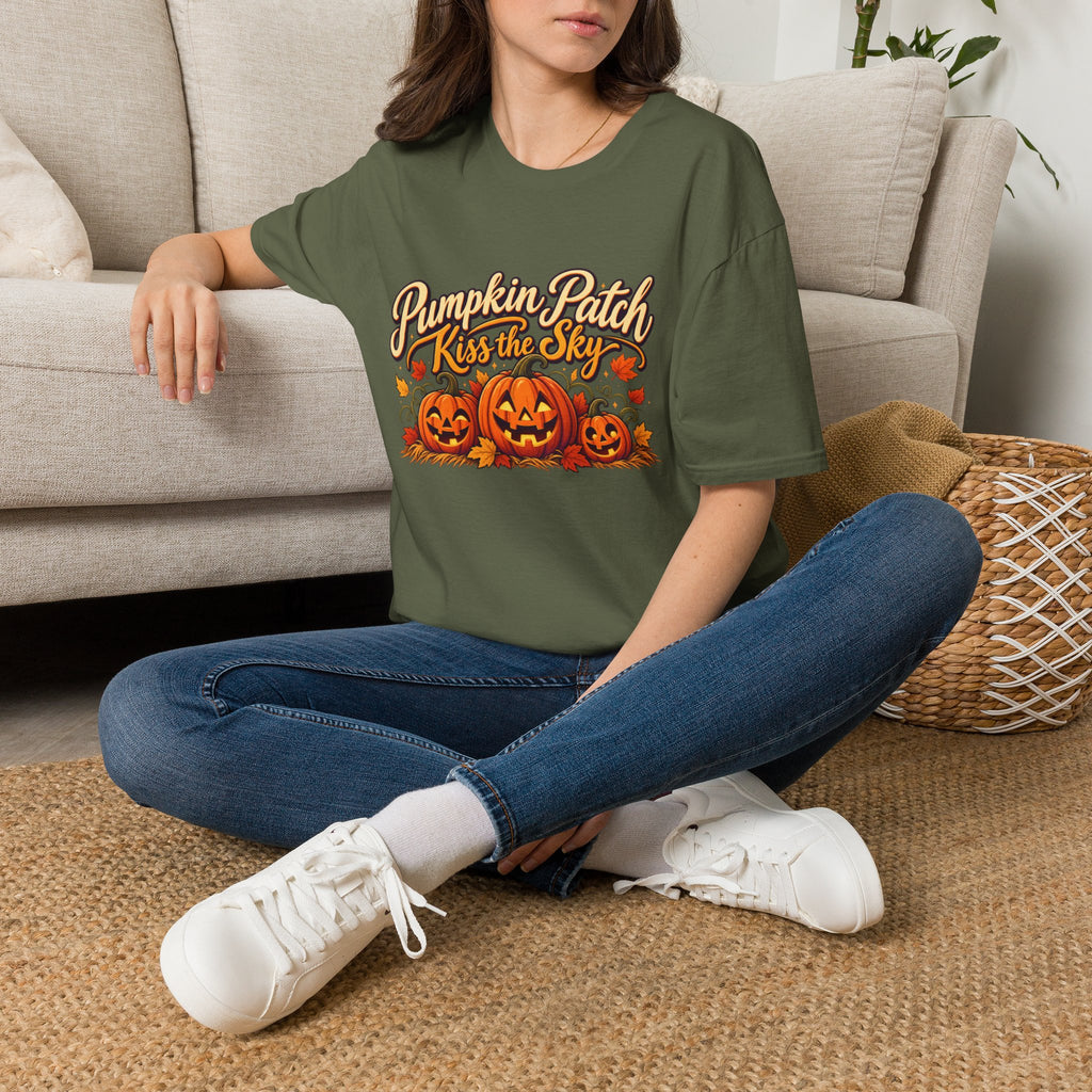 Pumpkin Patch Kiss the Sky Shirt | Cute Fall Jack-O'-Lantern Graphic Tee | Womens Halloween T-Shirt