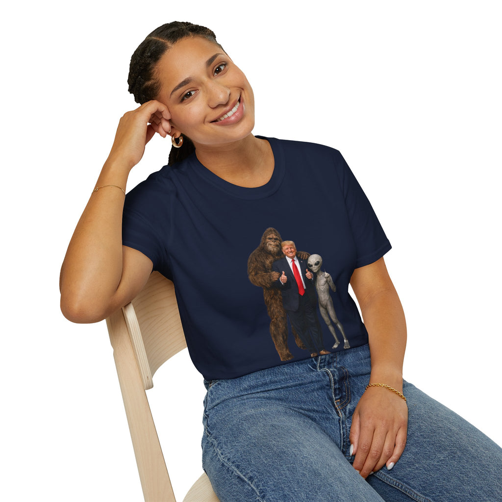 Funny Trump Bigfoot Alien UFO Weird Alien T-Shirt Unisex Softstyle T-Shirt Yeti