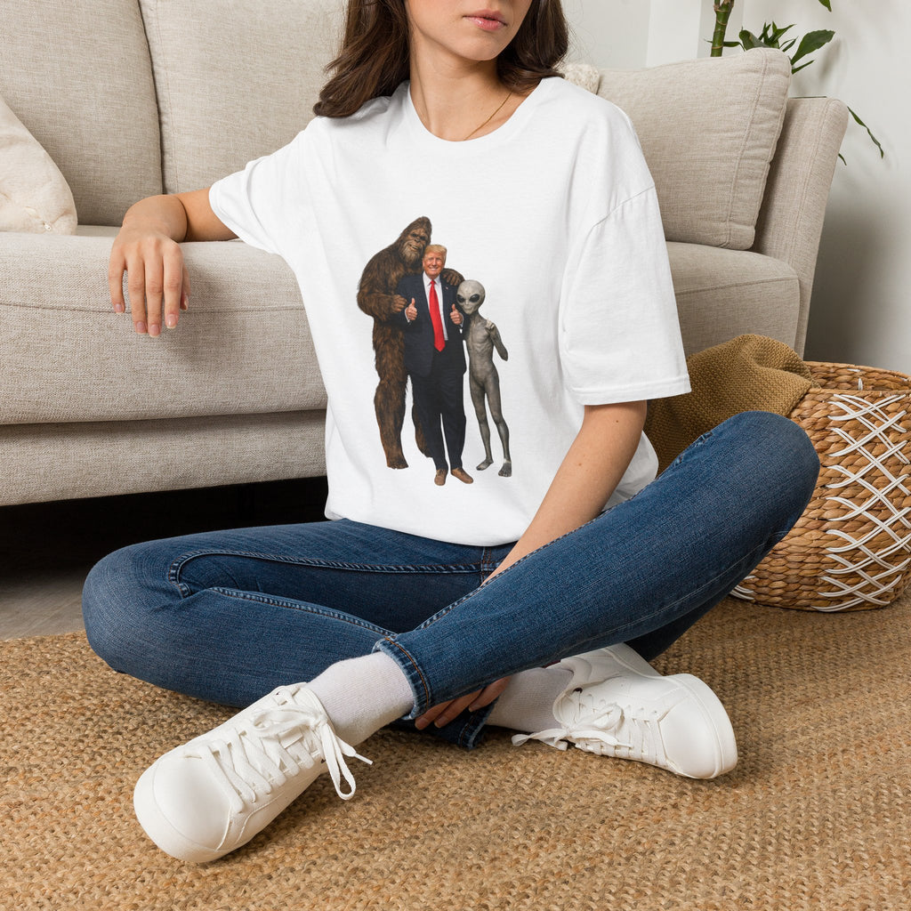 Funny Trump Bigfoot Alien UFO Weird Alien T-Shirt Unisex Softstyle T-Shirt Yeti