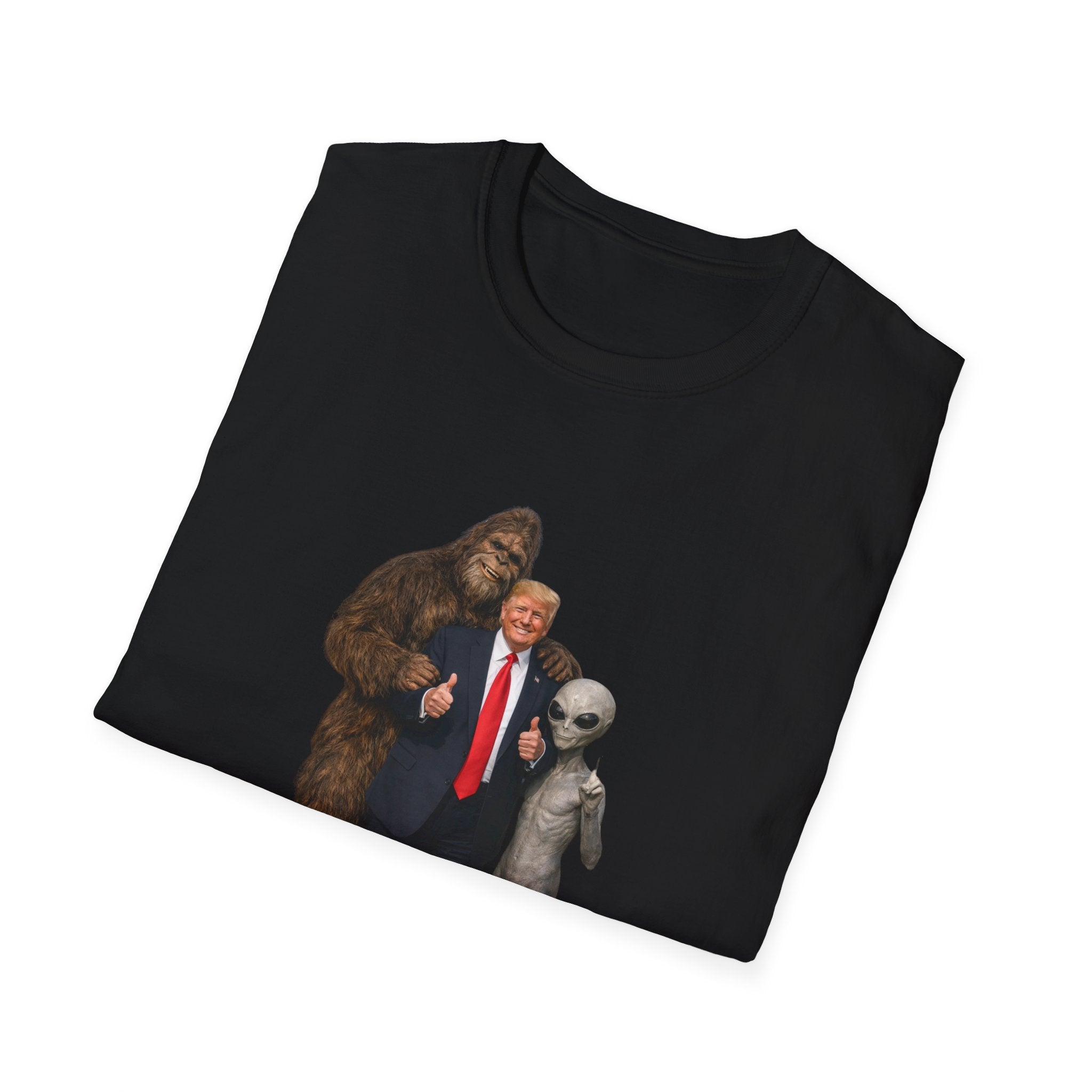 Funny Trump Bigfoot Alien UFO Weird Alien T-Shirt Unisex Softstyle T-Shirt Yeti