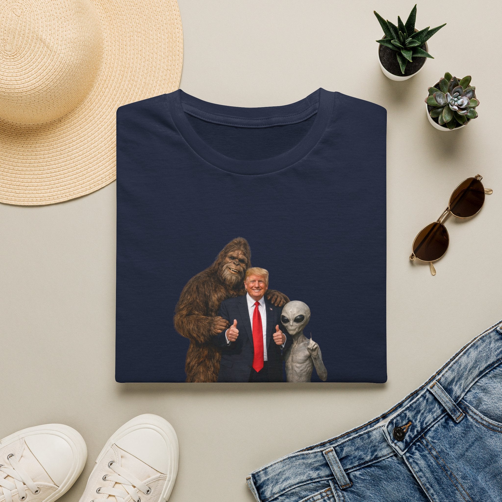 Funny Trump Bigfoot Alien UFO Weird Alien T-Shirt Unisex Softstyle T-Shirt Yeti