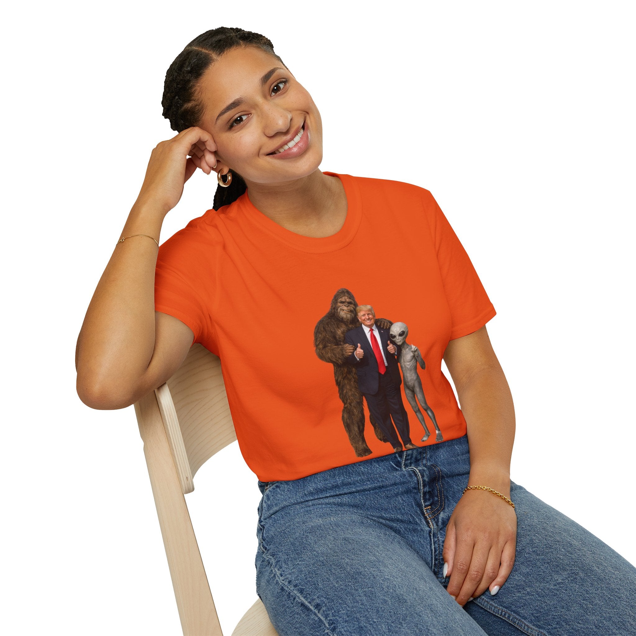 Funny Trump Bigfoot Alien UFO Weird Alien T-Shirt Unisex Softstyle T-Shirt Yeti