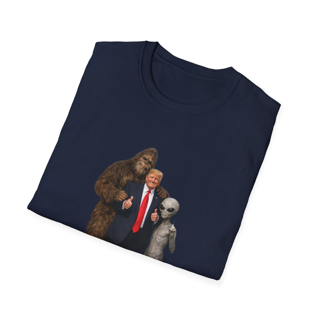 Funny Trump Bigfoot Alien UFO Weird Alien T-Shirt Unisex Softstyle T-Shirt Yeti