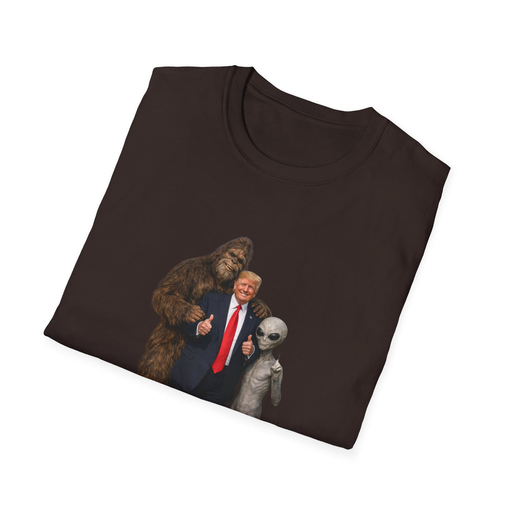 Funny Trump Bigfoot Alien UFO Weird Alien T-Shirt Unisex Softstyle T-Shirt Yeti
