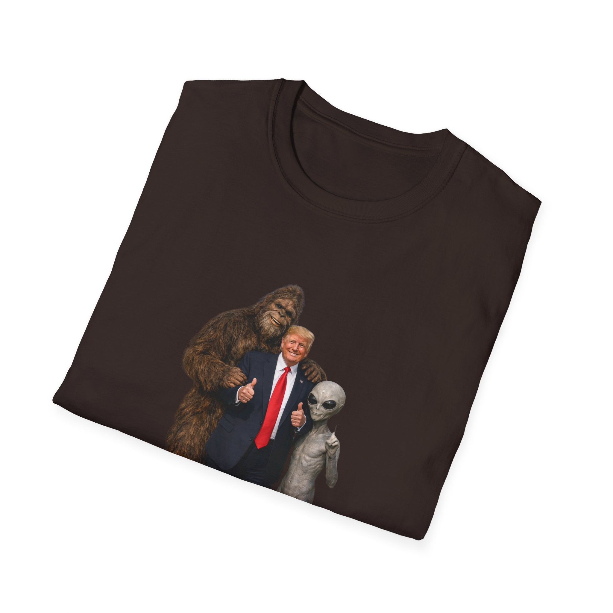 Funny Trump Bigfoot Alien UFO Weird Alien T-Shirt Unisex Softstyle T-Shirt Yeti