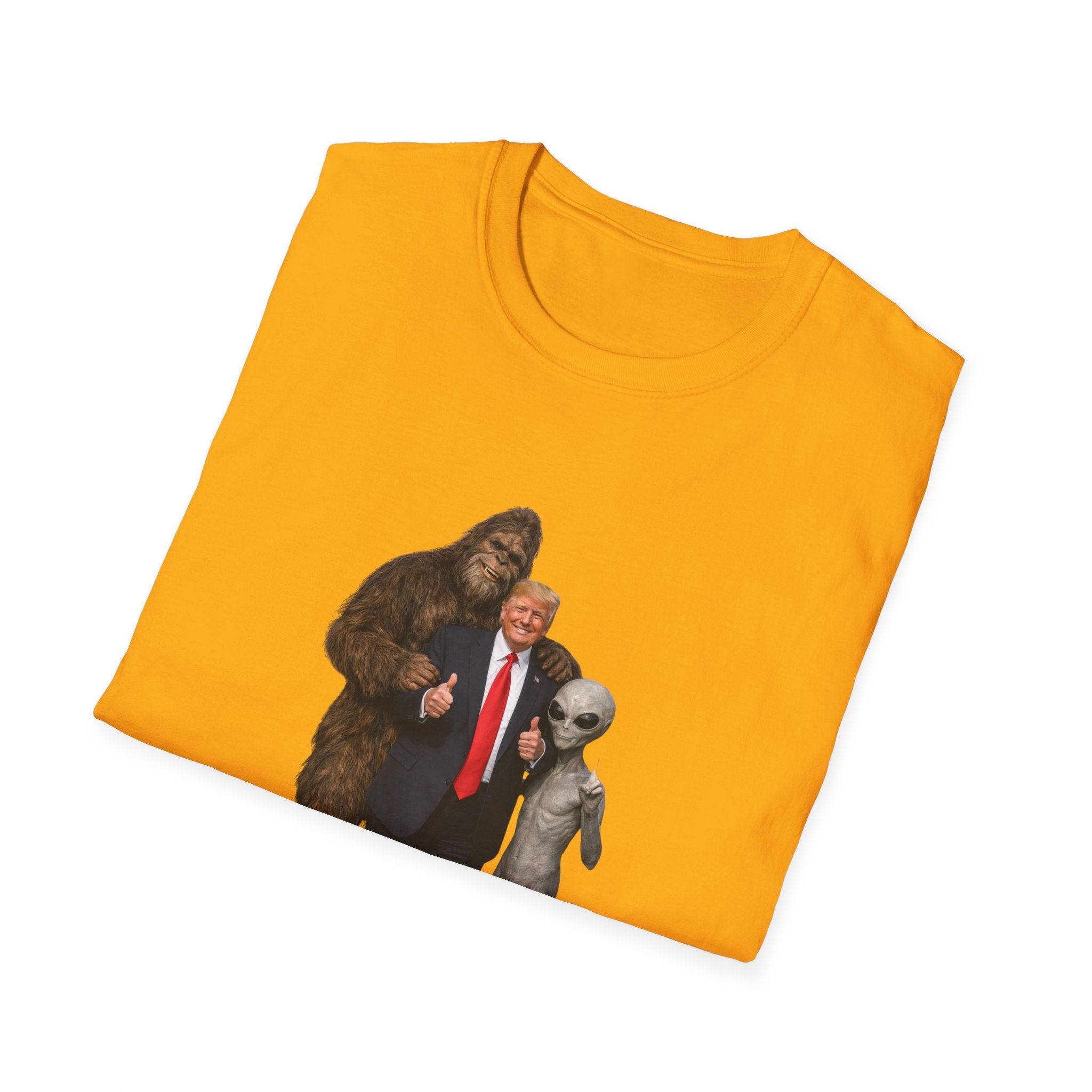 Funny Trump Bigfoot Alien UFO Weird Alien T-Shirt Unisex Softstyle T-Shirt Yeti