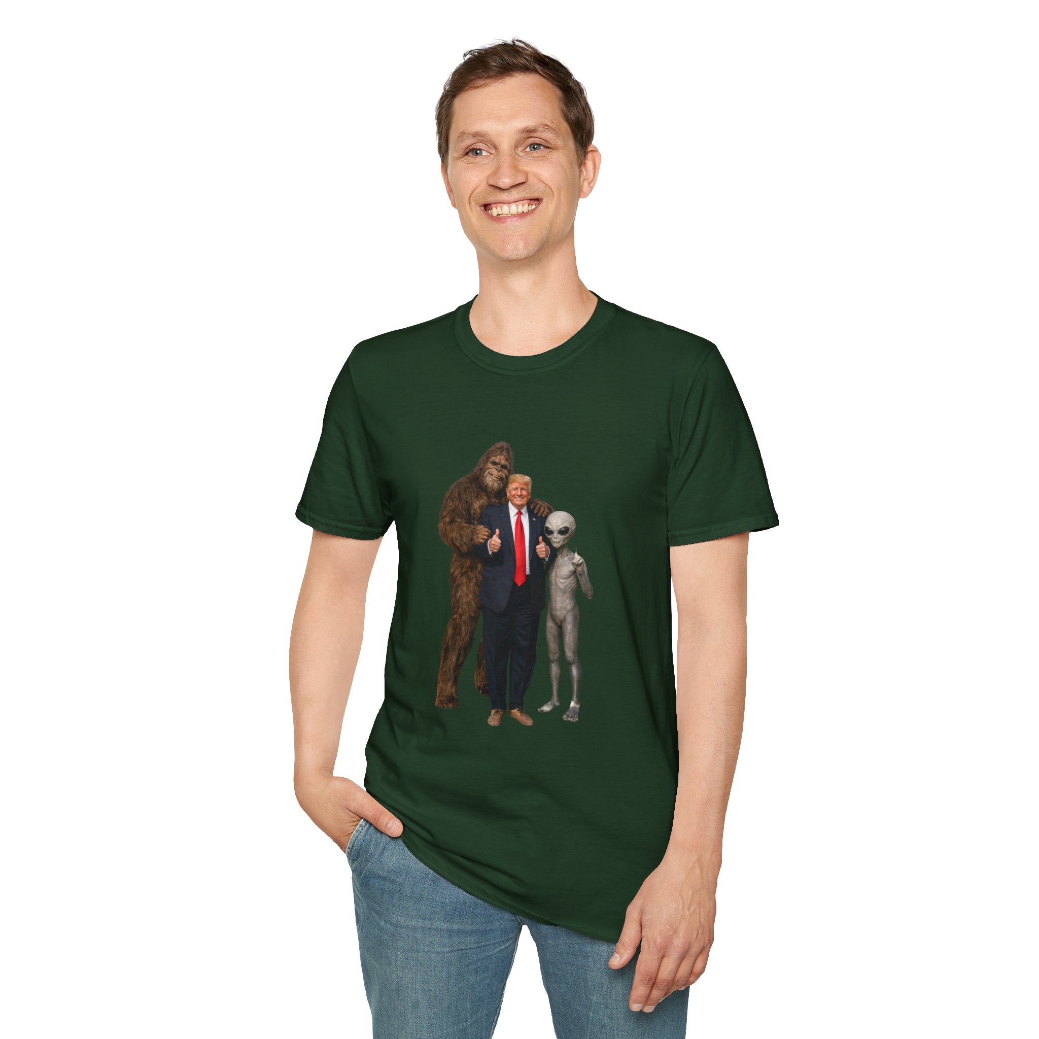 Funny Trump Bigfoot Alien UFO Weird Alien T-Shirt Unisex Softstyle T-Shirt Yeti