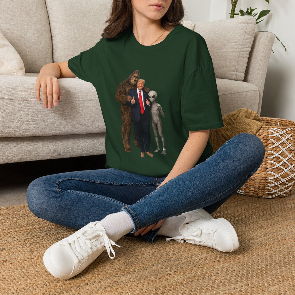Funny Trump Bigfoot Alien UFO Weird Alien T-Shirt Unisex Softstyle T-Shirt Yeti