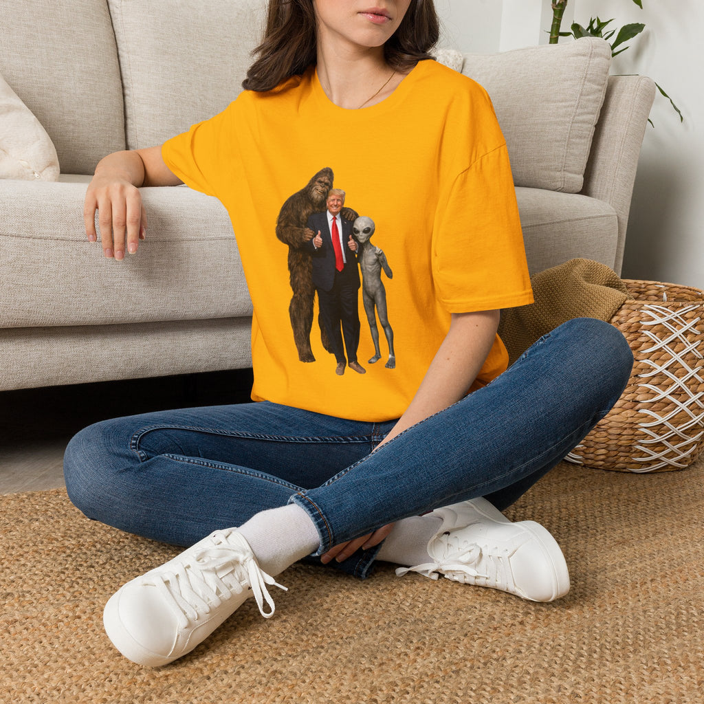Funny Trump Bigfoot Alien UFO Weird Alien T-Shirt Unisex Softstyle T-Shirt Yeti